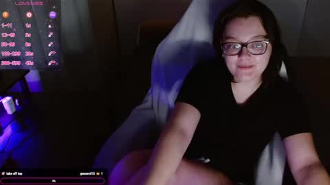 Snapshot of lyrajrose chatting on 03/04/25, 10:27 Lyra Rose online show from 03/04/25, 10:27