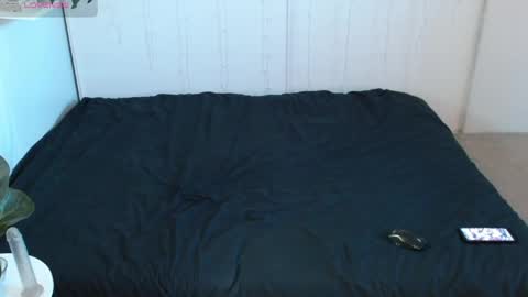 Snapshot of lyrajrose chatting on 10/07/25, 04:04 Lyra Rose online show from 10/07/25, 04:04