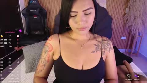    VIVIANA    online show from 10/22/25, 04:02