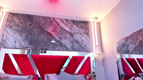 Snapshot of lysacollins20_ chatting on 04/25/26, 01:41 Lysa online show from 04/25/26, 01:41