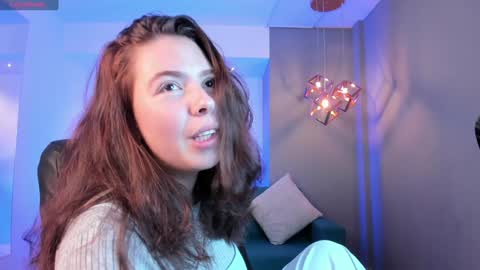 Snapshot of lyssa_muller chatting on 02/06/25, 01:32 Lyssa Everyday From 0700 to 1630 Col Time online show from 02/06/25, 01:32