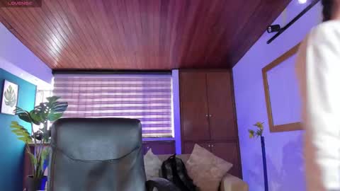 Snapshot of lyssa_muller chatting on 10/21/25, 02:29 Lyssa Everyday From 0700 to 1630 Col Time online show from 10/21/25, 02:29