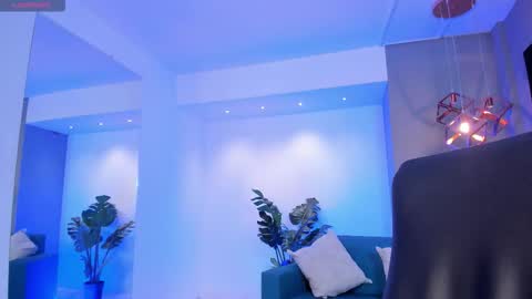 Snapshot of lyssa_muller chatting on 10/30/25, 01:45 Lyssa Everyday From 0700 to 1630 Col Time online show from 10/30/25, 01:45