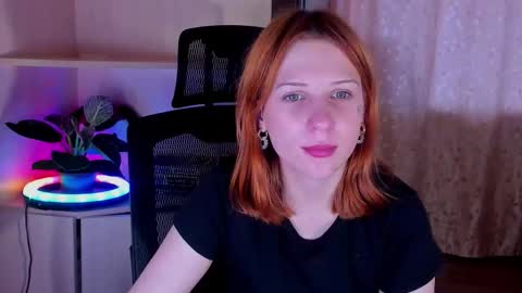 lyssan_xo online show from 11/12/25, 10:37