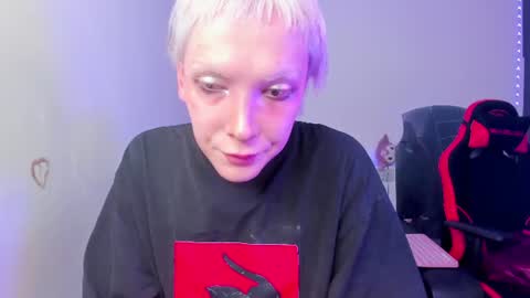 Snapshot of lyyrica chatting on 08/06/26, 02:02 Luns online show from 08/06/26, 02:02