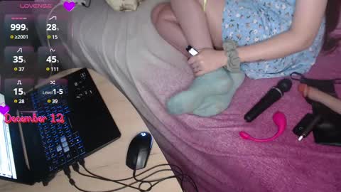 Snapshot of m00n8kiki chatting on 12/12/24, 07:08 Ksu online show from 12/12/24, 07:08