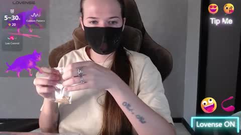 Snapshot of m00n8kiki chatting on 09/10/25, 08:03 Ksu online show from 09/10/25, 08:03