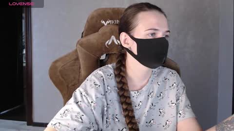 Snapshot of m00n8kiki chatting on 11/14/25, 07:07 Ksu online show from 11/14/25, 07:07