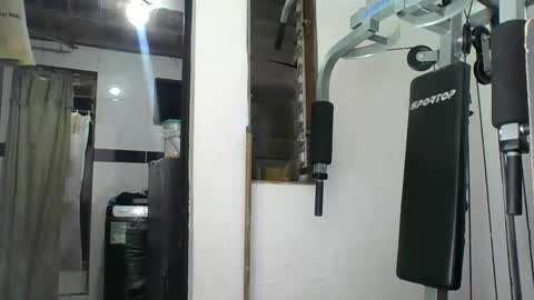 m0ntana777 online show from 09/12/25, 07:41