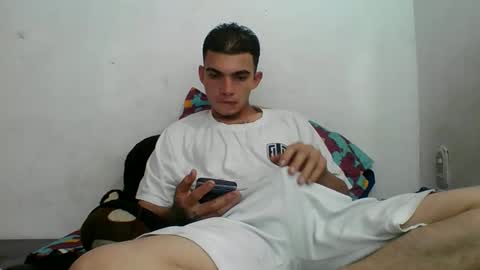 m0ntana777 online show from 09/17/25, 02:19