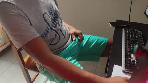 Snapshot of m0ren01995 chatting on 01/18/26, 11:36 m0ren01995 online show from 01/18/26, 11:36