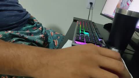 Snapshot of m0ren01995 chatting on 04/03/26, 01:14 m0ren01995 online show from 04/03/26, 01:14