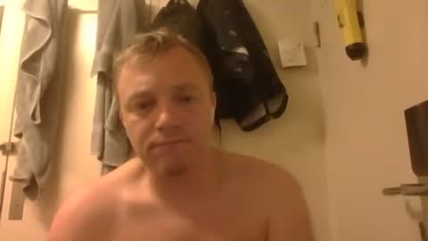 Snapshot of m15kala chatting on 11/25/25, 11:32 m15kala online show from 11/25/25, 11:32