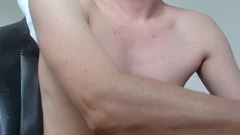 Snapshot of m3n1c chatting on 02/15/26, 10:03 m3n1c online show from 02/15/26, 10:03
