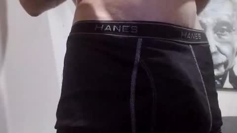 Snapshot of m3r_d3_n0ms chatting on 04/28/26, 11:32 Mer De Noms online show from 04/28/26, 11:32