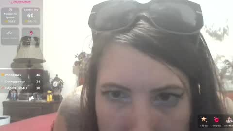 Snapshot of m3taaa chatting on 07/17/26, 07:26 M3ta online show from 07/17/26, 07:26