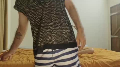 Snapshot of m4xr4r0 chatting on 03/08/25, 02:45 m4xr4r0 online show from 03/08/25, 02:45