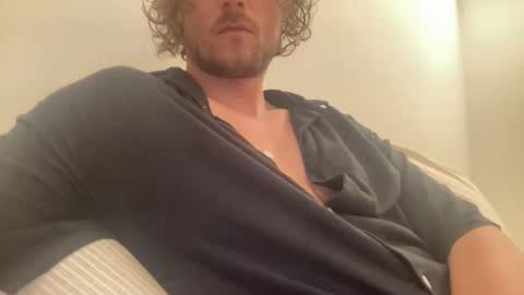 Snapshot of m9734 chatting on 04/27/26, 09:51 m9734 online show from 04/27/26, 09:51