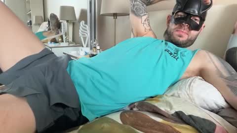 Snapshot of m_ass_k chatting on 12/02/24, 07:49 m-ass-k online show from 12/02/24, 07:49