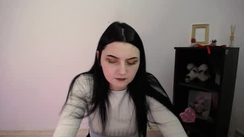 m_i_k_i_ online show from 02/06/26, 12:52