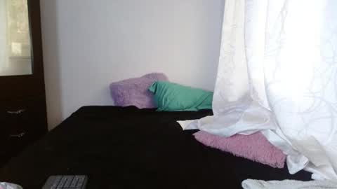 maaddy_thompson online show from 12/05/25, 08:27