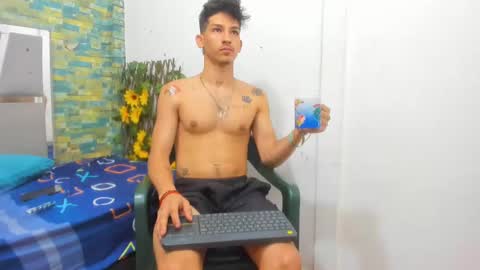 Snapshot of maaster420 chatting on 01/22/25, 02:03 itgram pezlo josue online show from 01/22/25, 02:03