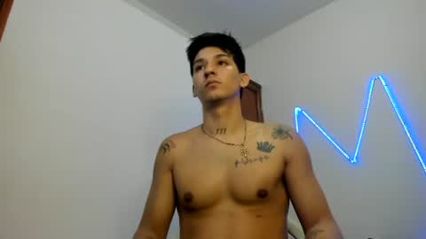 Snapshot of maaster420 chatting on 11/17/25, 01:44 itgram pezlo josue online show from 11/17/25, 01:44
