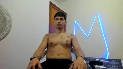 Snapshot of maaster420 chatting on 11/20/25, 03:01 itgram pezlo josue online show from 11/20/25, 03:01