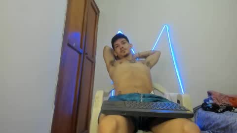 Snapshot of maaster420 chatting on 12/18/25, 02:56 itgram pezlo josue online show from 12/18/25, 02:56