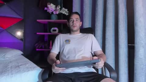 Snapshot of maatt_de_luca chatting on 09/09/25, 05:56 Matt De Luca online show from 09/09/25, 05:56