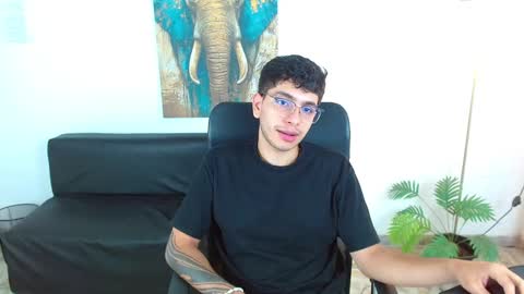 Snapshot of maax_18 chatting on 03/18/26, 01:47 Max online show from 03/18/26, 01:47