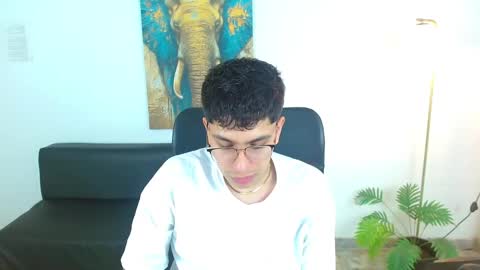 Snapshot of maax_18 chatting on 03/20/26, 01:27 Max online show from 03/20/26, 01:27