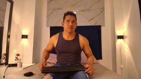 Maax woolf online show from 10/28/25, 11:36