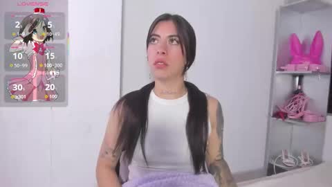 Snapshot of maazikeen chatting on 09/16/25, 09:32 Mazikeen  online show from 09/16/25, 09:32