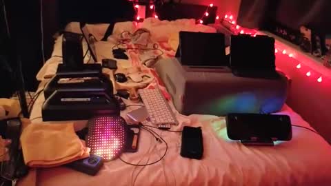 mac1119 online show from 05/25/26, 07:36