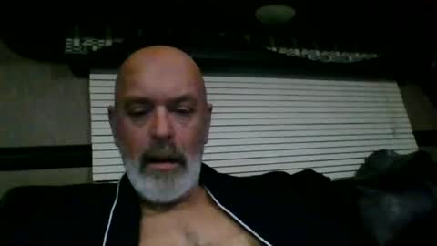 Snapshot of mac1965canada chatting on 01/11/25, 02:36 mac online show from 01/11/25, 02:36