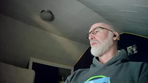 Snapshot of mac8181 chatting on 12/25/24, 11:22 mac8181 online show from 12/25/24, 11:22