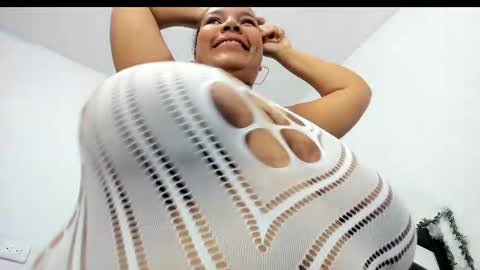 Snapshot of macarenaawills chatting on 01/17/25, 04:47 macarenaawills online show from 01/17/25, 04:47