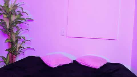 Snapshot of macarenasmith1 chatting on 11/20/25, 11:10 macarenasmith1 online show from 11/20/25, 11:10