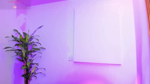 Snapshot of macarenasmith1 chatting on 12/16/25, 11:48 macarenasmith1 online show from 12/16/25, 11:48