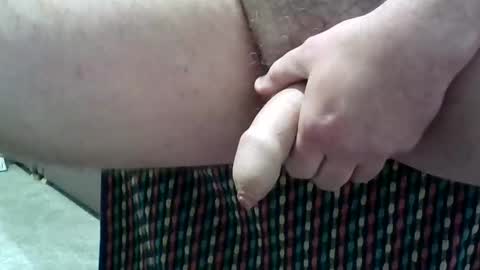 Snapshot of maccy6 chatting on 03/05/25, 01:28 London76 online show from 03/05/25, 01:28