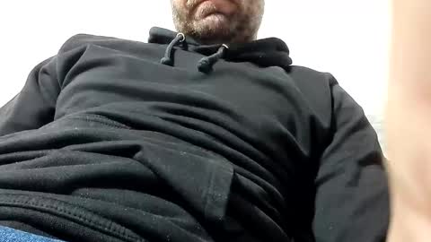 macelaruldeiduri online show from 11/17/25, 09:37