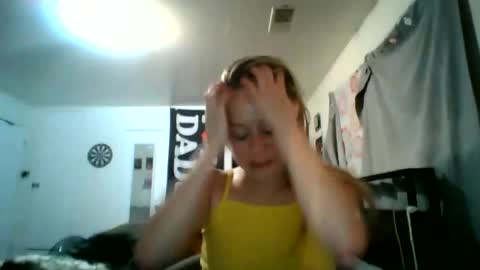 Snapshot of maceyloves chatting on 06/19/26, 04:39 maceyloves online show from 06/19/26, 04:39