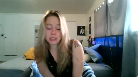 Snapshot of maceyloves chatting on 08/01/26, 01:32 maceyloves online show from 08/01/26, 01:32