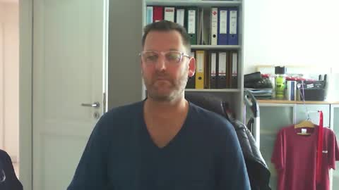 Snapshot of macfly67 chatting on 02/08/25, 10:18 macfly67 online show from 02/08/25, 10:18