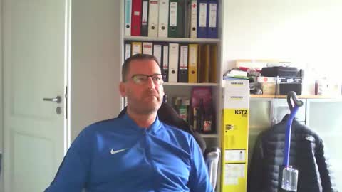 Snapshot of macfly67 chatting on 09/24/25, 01:58 macfly67 online show from 09/24/25, 01:58