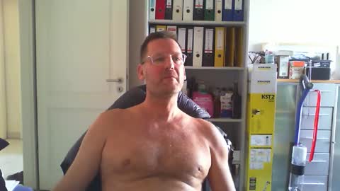 macfly67 online show from 04/06/26, 03:02