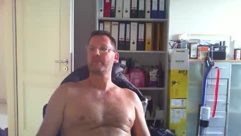 macfly67 online show from 04/09/26, 05:29