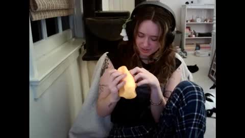 Snapshot of machaleur chatting on 02/26/26, 06:23 maia online show from 02/26/26, 06:23