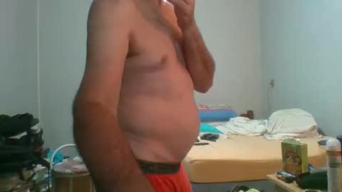 Snapshot of machoalex chatting on 01/01/25, 05:33 MACHOLIVRE online show from 01/01/25, 05:33